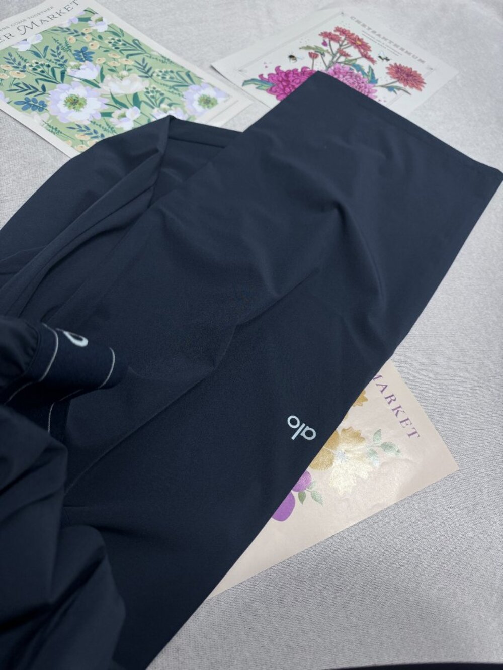 ✨ NWT Alo Yoga Suit Up Trouser Navy ☁️ Wide Leg Pants 🤍 Regular 30" Athleisure - Picture 5 of 9